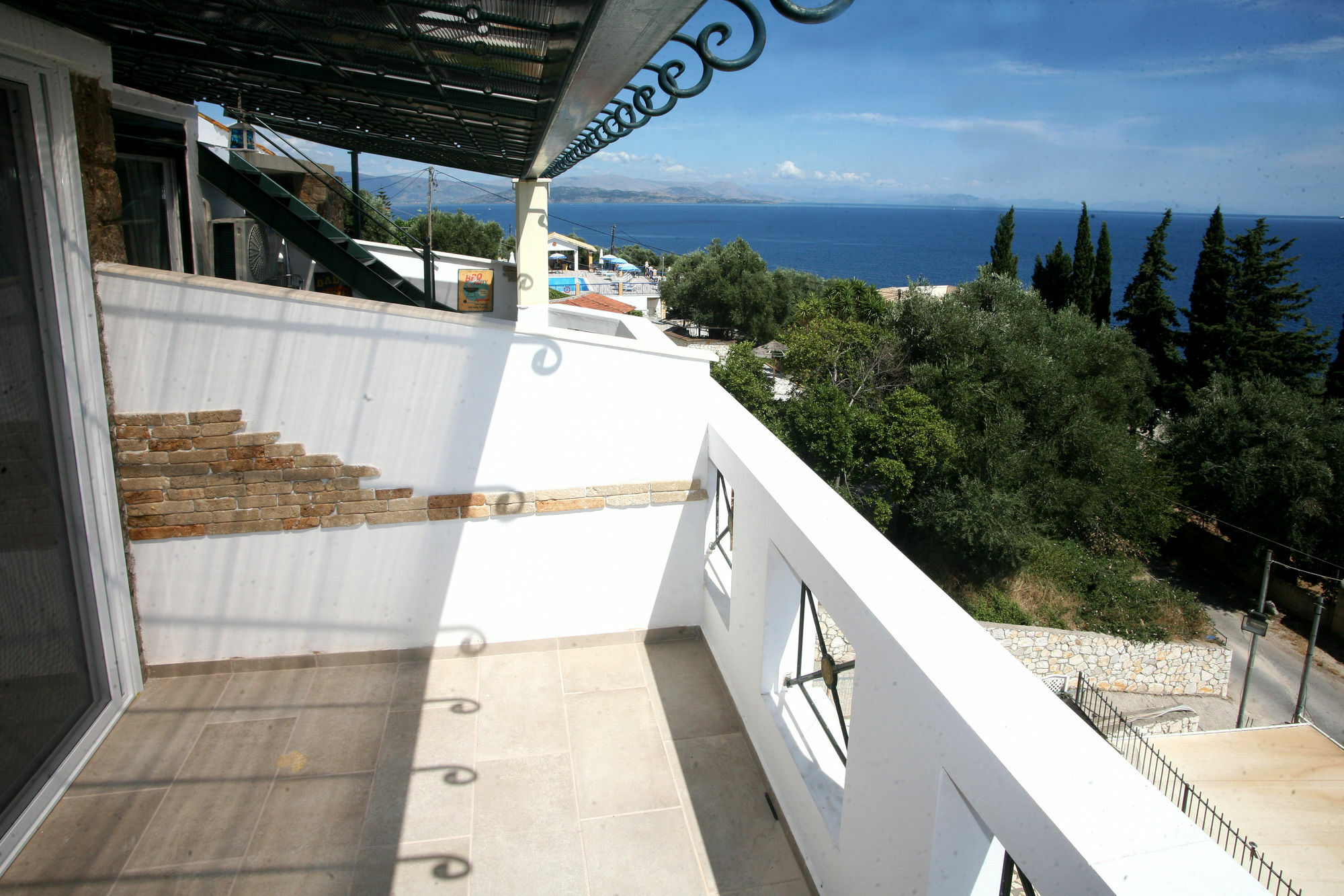Sarakinos Apartments Barbati Buitenkant foto